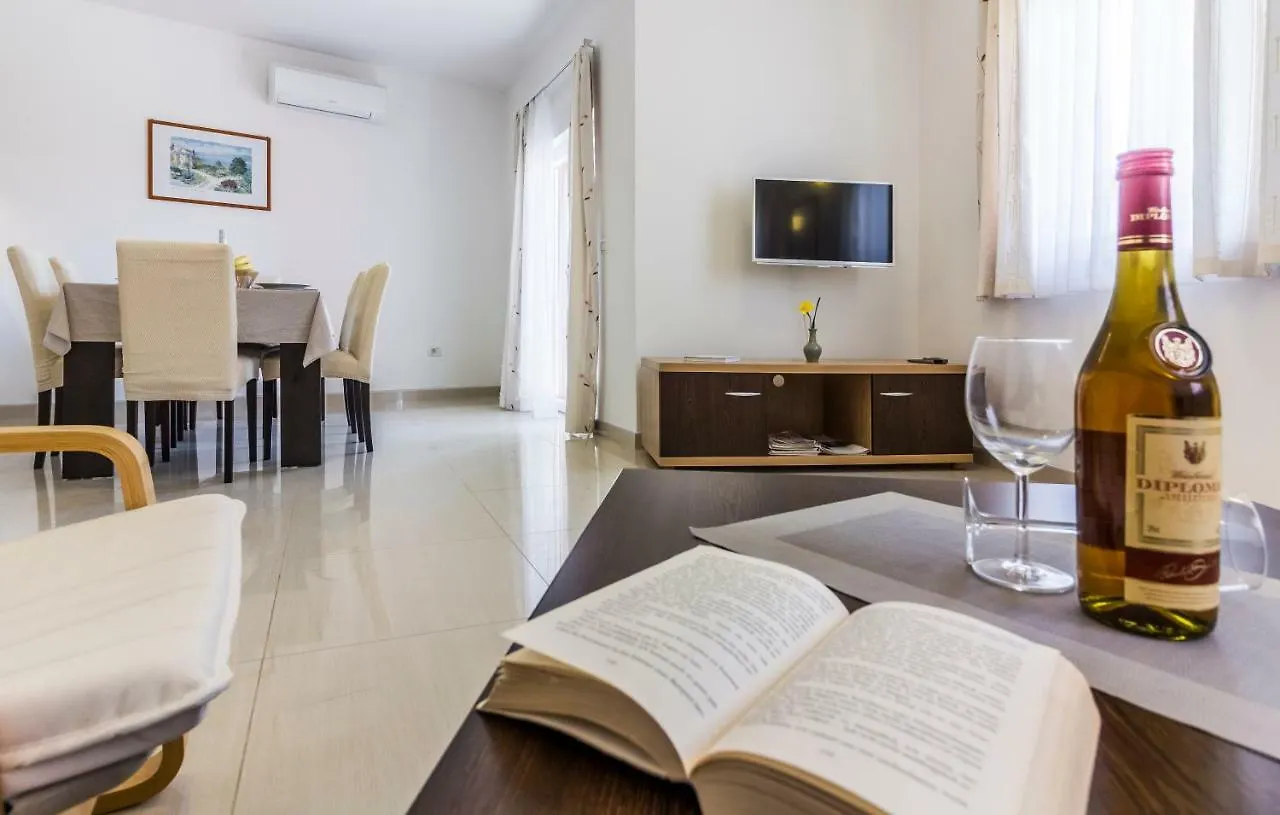 Apartment Apartman Kp Medulin Croatia