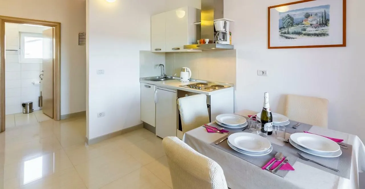 Apartman Kp Medulin 0*,  Croatia