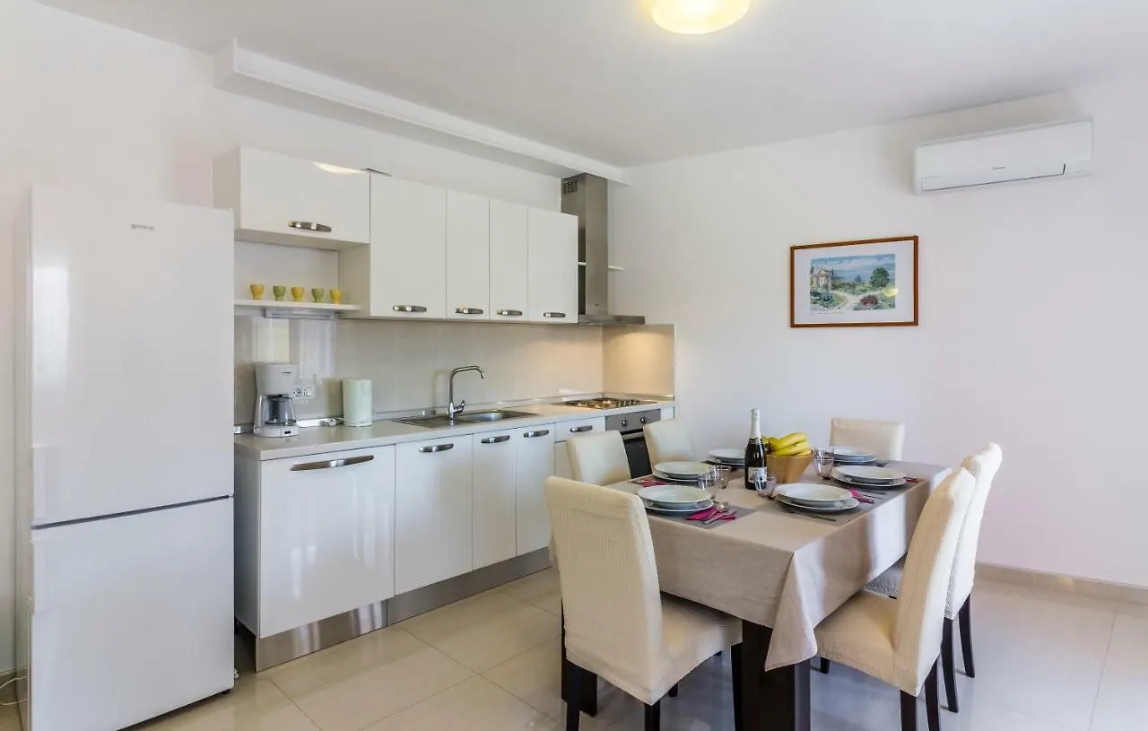 Apartman Kp Medulin 0*,