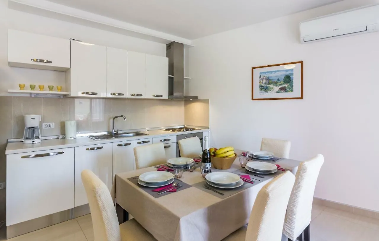 Apartman Kp Medulin 0*,  Croatia